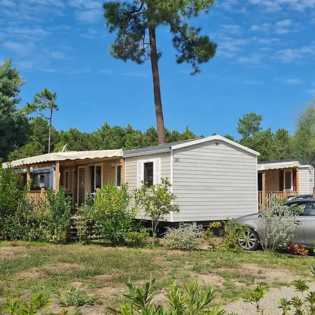 Camping Mobil Les Viviers 8 Personnes *
