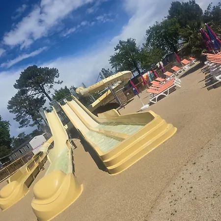 Mobil Les Viviers 8 Personnes Camping