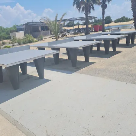 Mobil Les Viviers 8 Personnes Camping