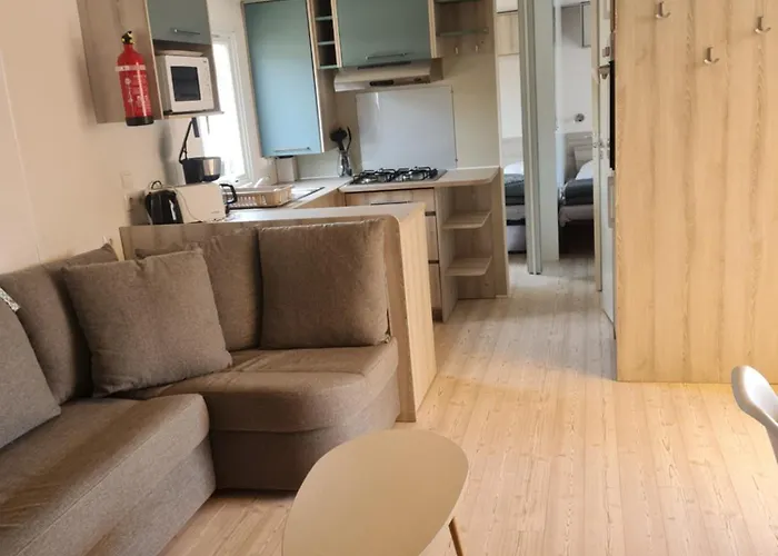 Campingplatz Mobil Les Viviers 8 Personnes *