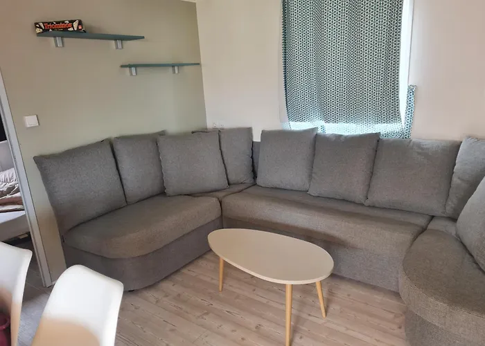 Mobil Les Viviers 8 Personnes Campingplatz